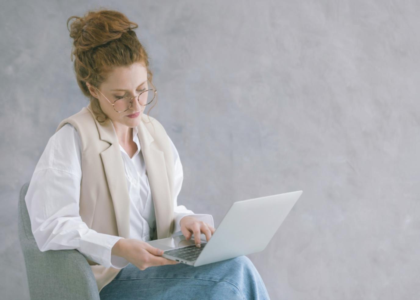 Teilnehmerin beim Lernen